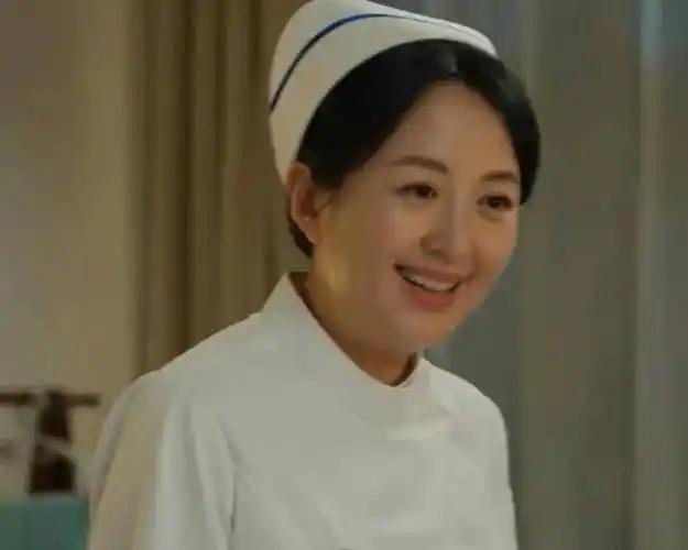 没有对比就没有伤害！同样是50岁这次梅婷却被演阿姨的她碾压(图5)